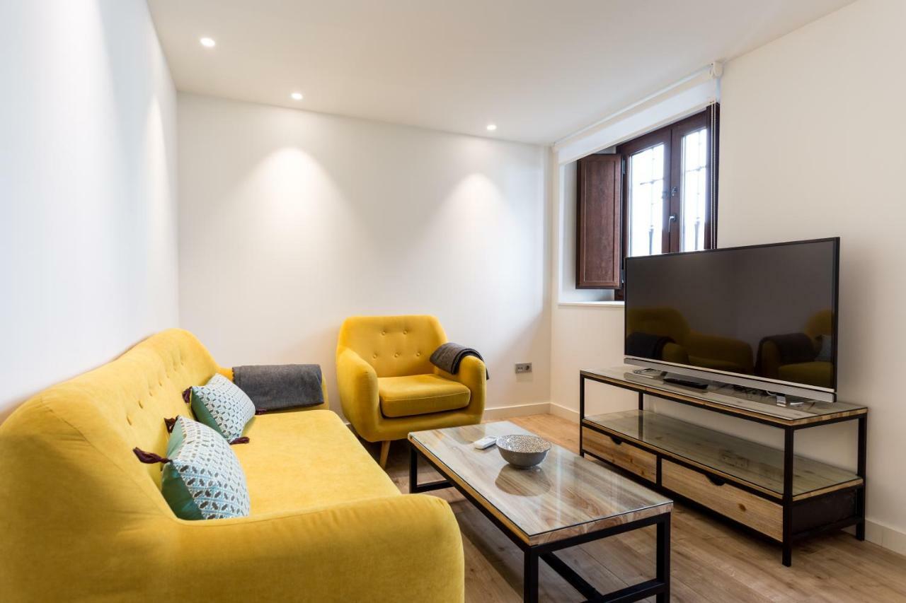 Apartamentos Lanza เซบีญา ภายนอก รูปภาพ